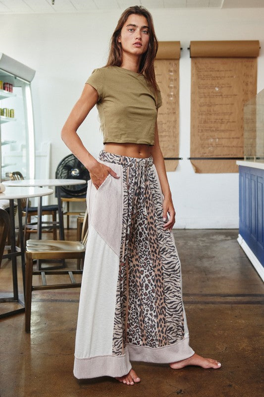 Side Contrast Details Animal Print Pants Taupe